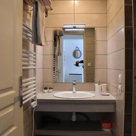 Lumineux Deux Pieces En Rez De Jardin Apartamento Hyères